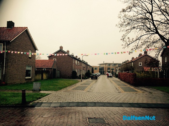 vlaggenlijnen Dalfsen Stroomt Over voortijdig weggehaald