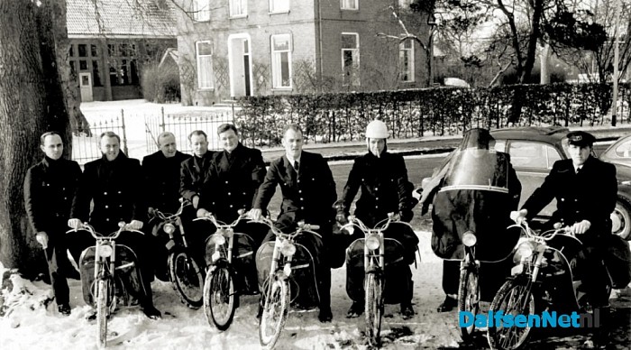 Postbezorgers door weer en wind - Foto: Historische Kring Dalfsen