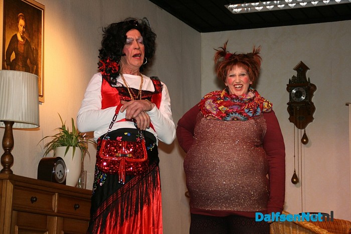 “Lena Hopsasa” laat publiek huilen van het lachen