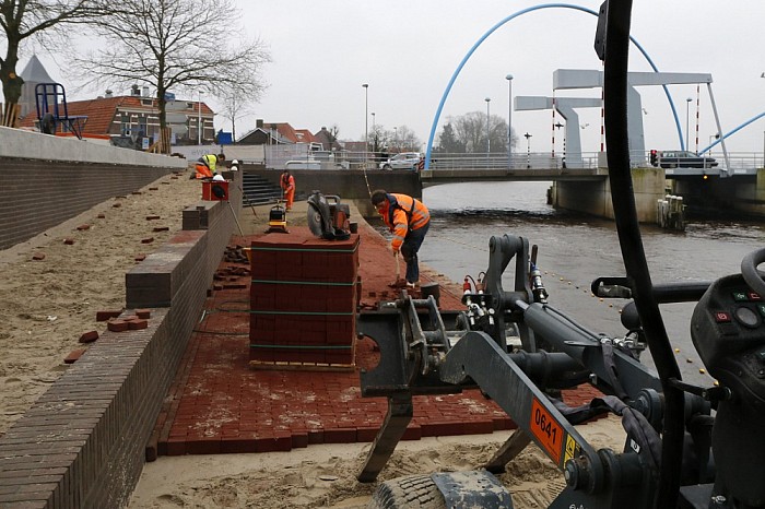 Werkzaamheden aan kade Dalfsen: vandaag beton storten - Foto: Paul Scholten