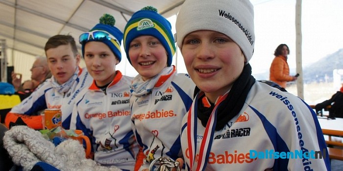 Scholieren maken schaatskilometers voor het goede doel