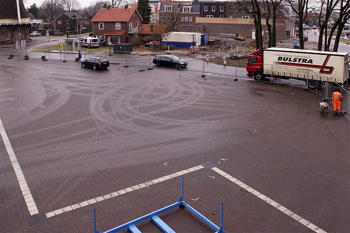 Aanleg nieuwe parkeerplaatsen bij gemeentehuis - Foto: Paul Scholten