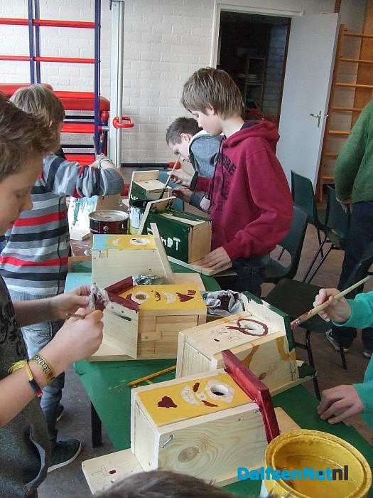 Vogelkastjes voor Hoonhorster scholen