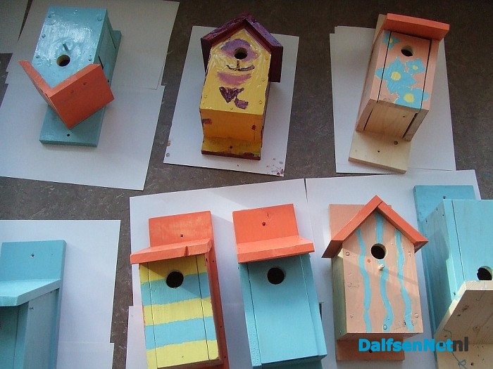 Vogelkastjes voor Hoonhorster scholen