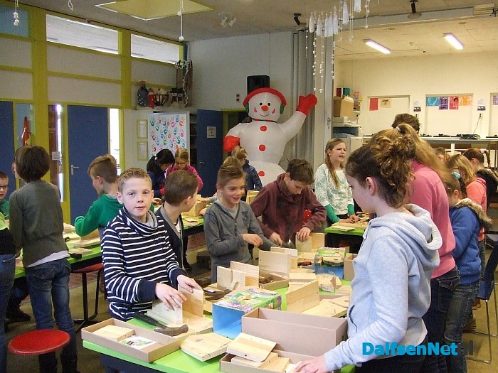 Vogelkastjes voor Hoonhorster scholen