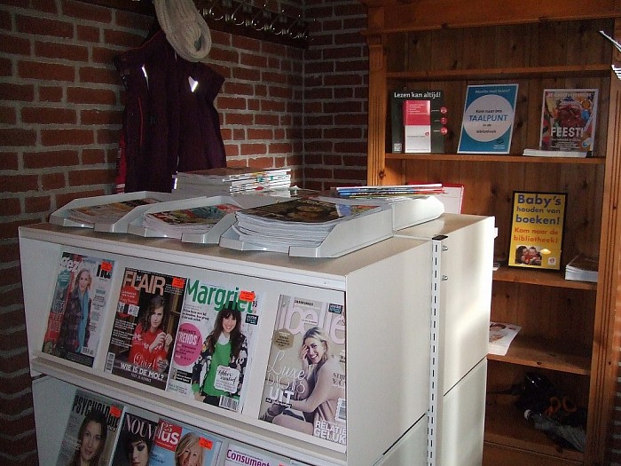 Bibliotheek Hoonhorst in tijdelijke huisvesting Kappers - Foto: Wim