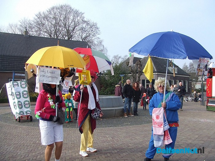 Carnavalsoptocht “op de camping” in Hoonhorst - Foto: Wim