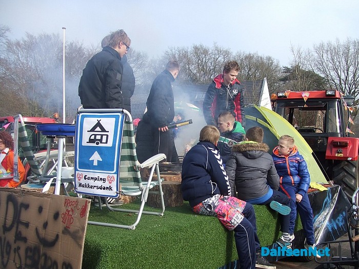 Carnavalsoptocht “op de camping” in Hoonhorst - Foto: Wim