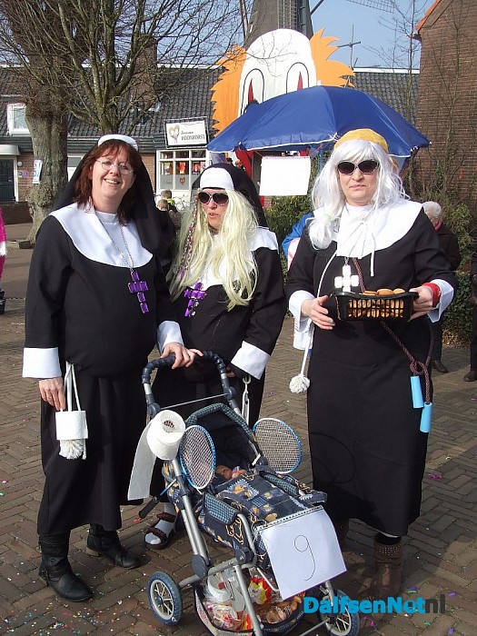 Carnavalsoptocht “op de camping” in Hoonhorst - Foto: Wim