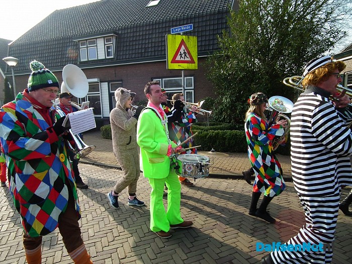 Carnavalsoptocht “op de camping” in Hoonhorst - Foto: Robert Bril