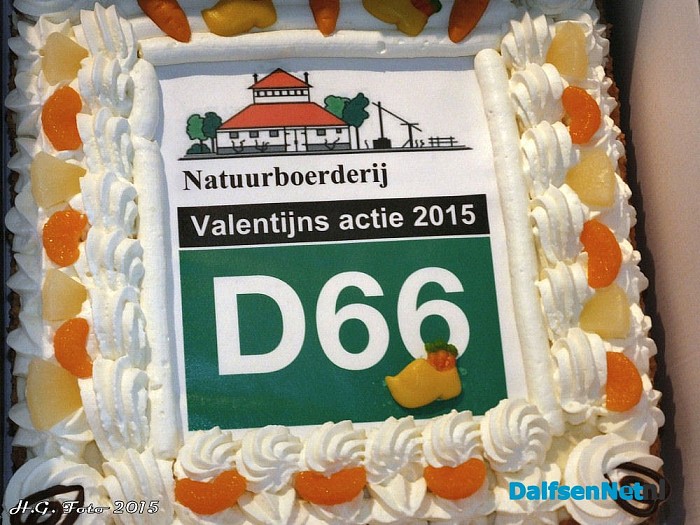 Taart voor vrijwilligers van Natuurboerderij “Lindehoeve” - Foto: H.G. Foto