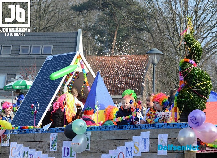 Carnavalsoptocht “op de camping” in Hoonhorst - Foto: Johan Bokma