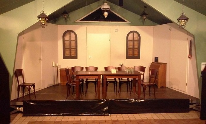 Restaurant omgetoverd tot klooster - Foto: Eigen geleverde foto