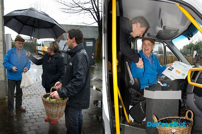 Groene CDA-appels voor passagiers en vrijwilligers buurtbus gemeente Dalfsen