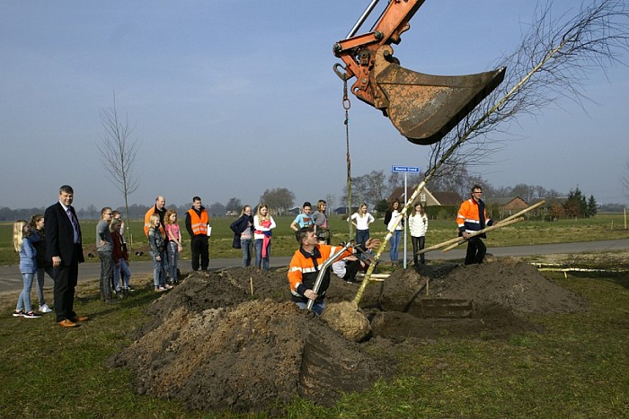 Boomplantfeest in Lemelerveld - Foto: Paul Scholten