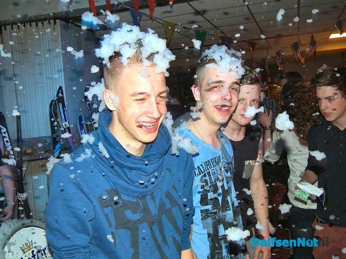 Foute Aprèsski party in Oudleusen. - Foto: H.G. Foto