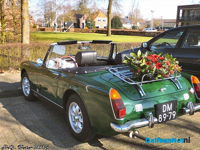 Zonnige start van de MG anti watjes rit. - Foto: H.G. Foto