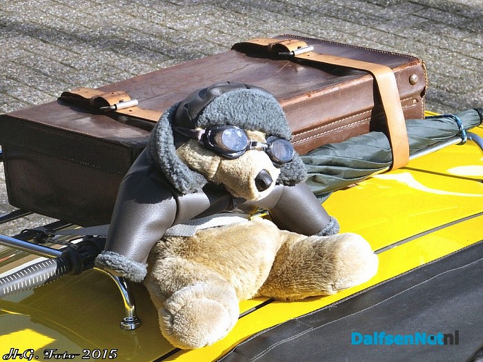 Zonnige start van de MG anti watjes rit. - Foto: H.G. Foto
