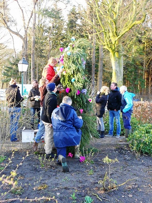 Een boog zetten bij de buren, een traditie - Foto: Eigen geleverde foto