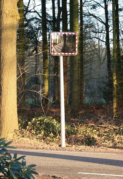 Spiegel geplaatst - Foto: Eigen geleverde foto