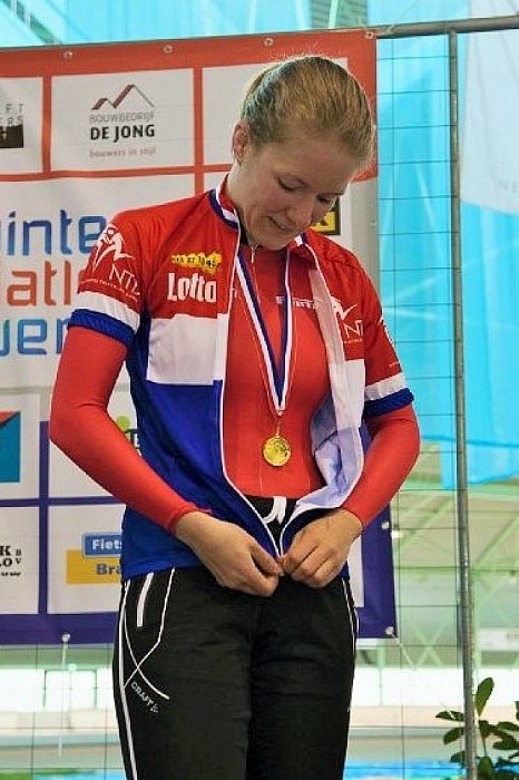Loes Adegeest Nederlands Kampioen Wintertriatlon - Foto: Eigen geleverde foto