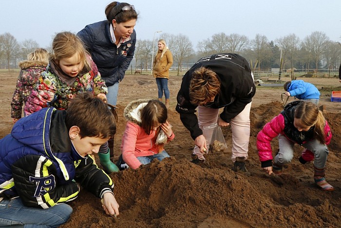 Open Dag Archeologisch Onderzoek Oosterdalfsen groot succes - Foto: Paul Scholten