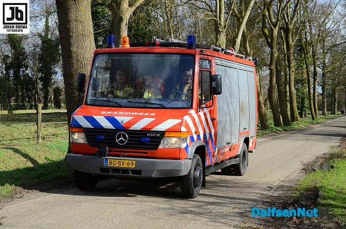 Grote boom aan de Marshoekersteeg valt om - Foto: Johan Bokma
