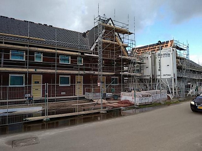 Hoogste punt van 12 energieneutrale woningen in Nieuwleusen