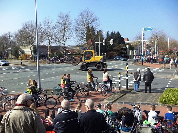 Optocht van Lenthe werktuigen? - Foto: Eigen geleverde foto