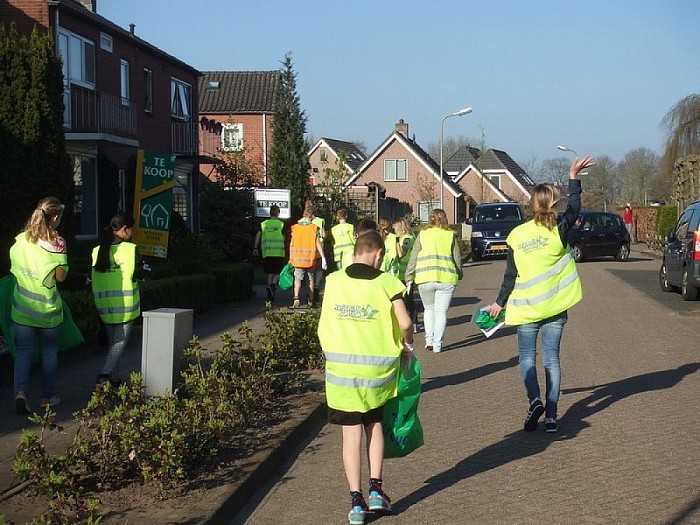 Actie Hoonhorst schoon - Foto: Wim