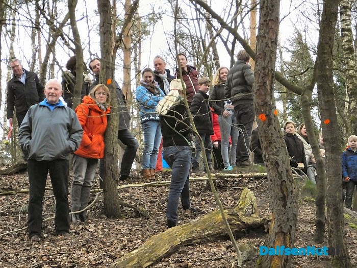 2e paasdag: Eierkuuln in Dalfsen - Foto: H.G. Foto