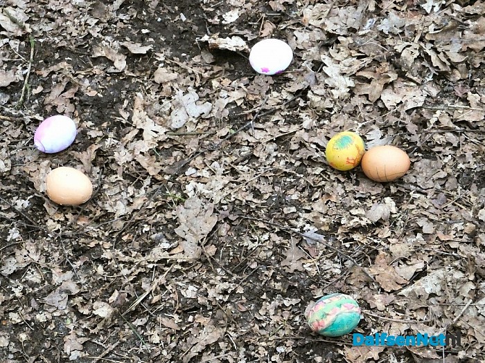 2e paasdag: Eierkuuln in Dalfsen - Foto: H.G. Foto