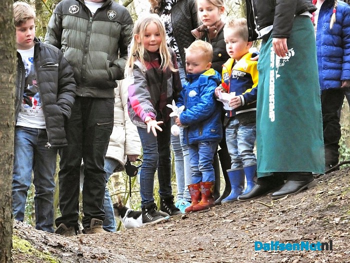 2e paasdag: Eierkuuln in Dalfsen - Foto: H.G. Foto