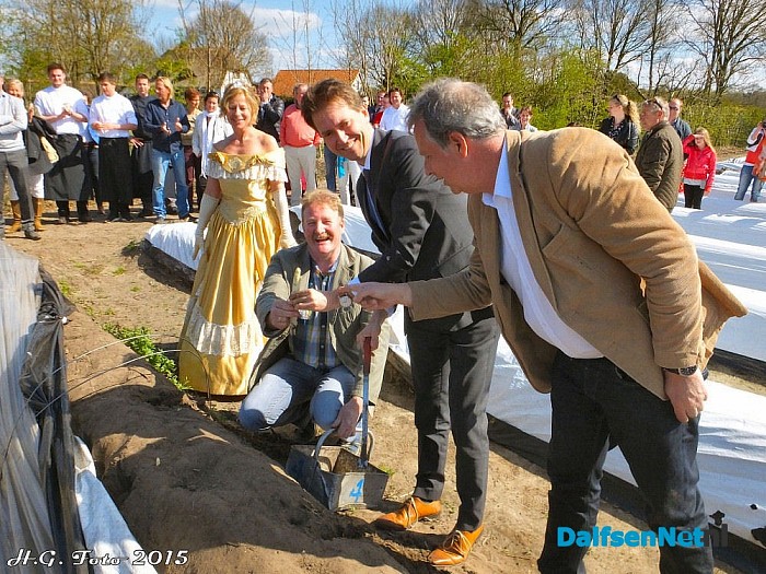 Opening Aspergeseizoen bij van der Kolk. - Foto: H.G. Foto
