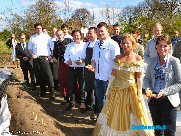 Opening Aspergeseizoen bij van der Kolk. - Foto: H.G. Foto