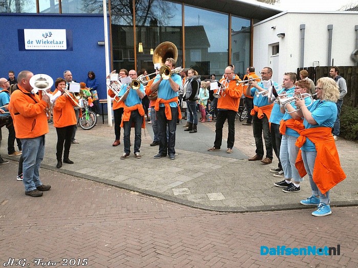 Lampion optocht Oudleusen. - Foto: H.G. Foto