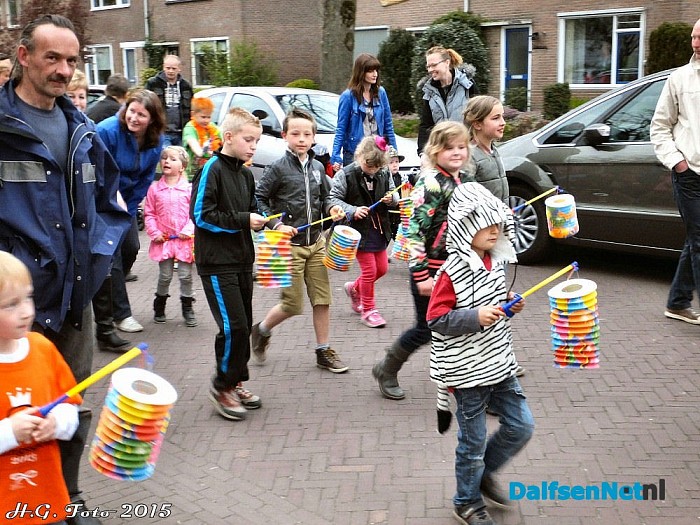 Lampion optocht Oudleusen. - Foto: H.G. Foto