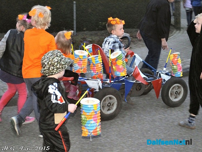 Lampion optocht Oudleusen. - Foto: H.G. Foto