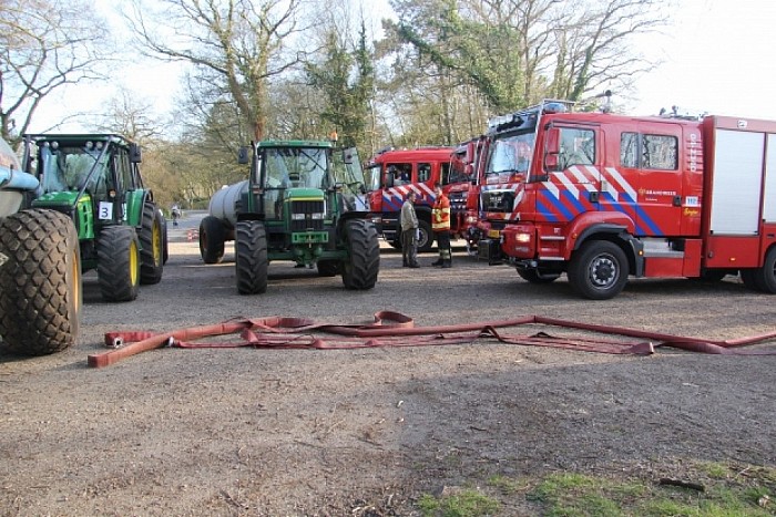 Dalfser brandweer houdt oefening met boeren