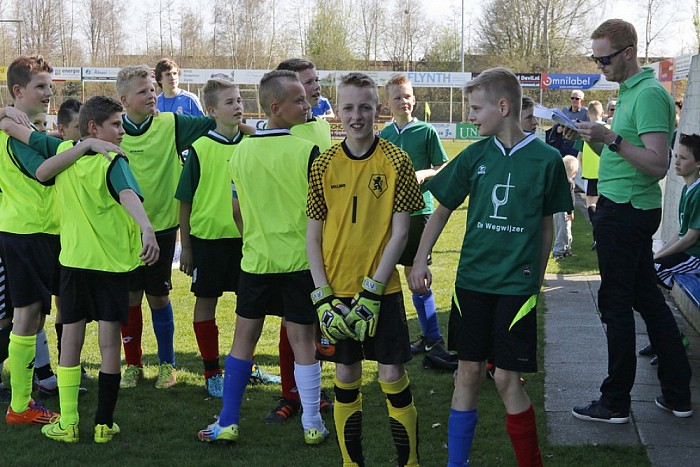 Schoolvoetbaltoernooi 2015 Nieuwleusen - Foto: Paul Scholten