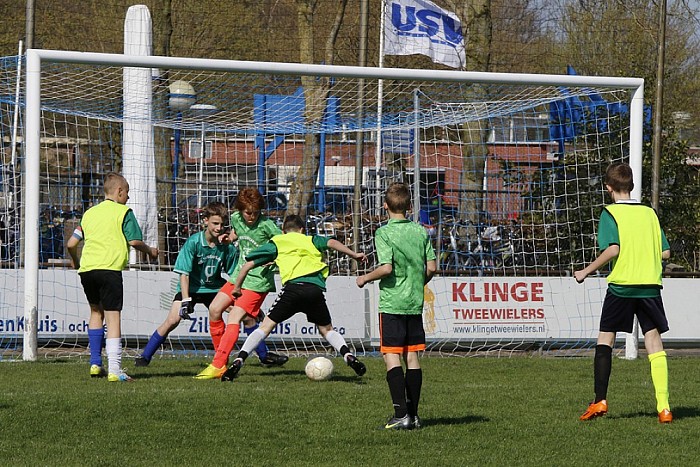 Schoolvoetbaltoernooi 2015 Nieuwleusen - Foto: Paul Scholten