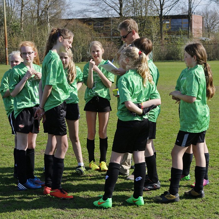Schoolvoetbaltoernooi 2015 Nieuwleusen - Foto: Paul Scholten