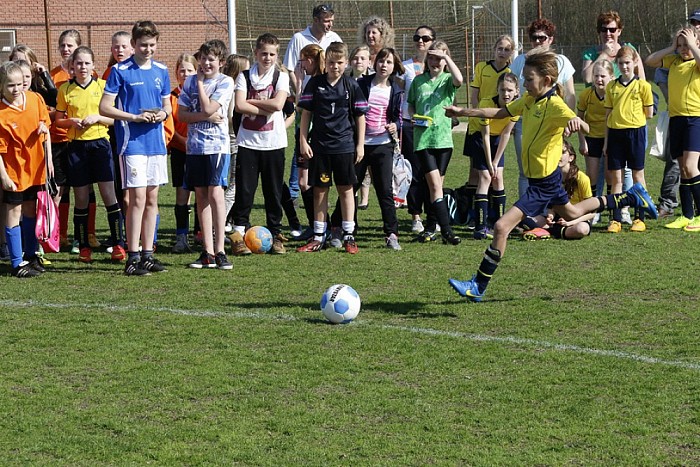 Schoolvoetbaltoernooi 2015 Nieuwleusen - Foto: Paul Scholten