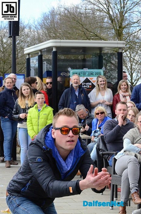 Eieren gooien bij Oude Station - Foto: Johan Bokma
