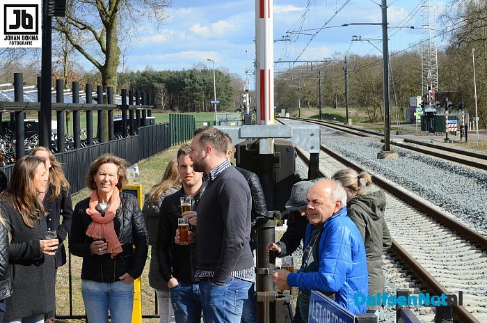 Eieren gooien bij Oude Station - Foto: Johan Bokma
