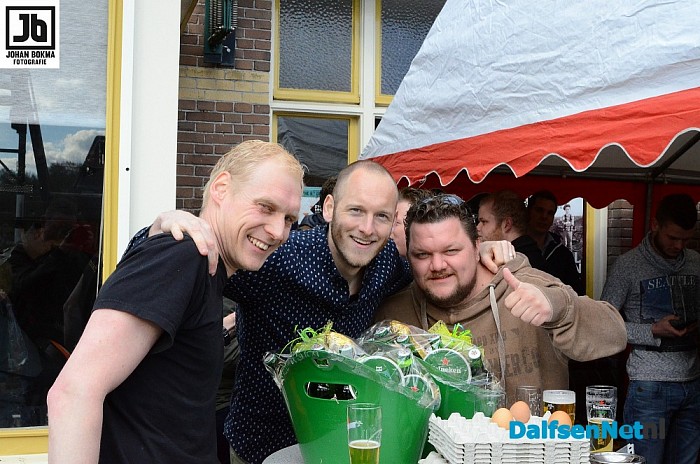 Eieren gooien bij Oude Station - Foto: Johan Bokma