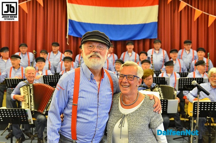 Oranjemiddag voor bewoners van Rozengaerde - Foto: Johan Bokma