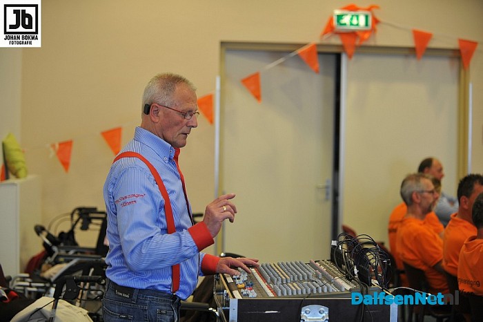Oranjemiddag voor bewoners van Rozengaerde - Foto: Johan Bokma