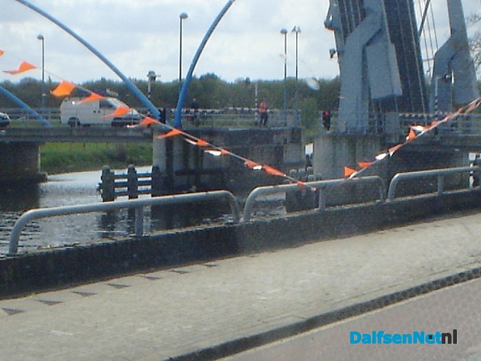 Schoonmaakbeurt onder Vechtbrug
