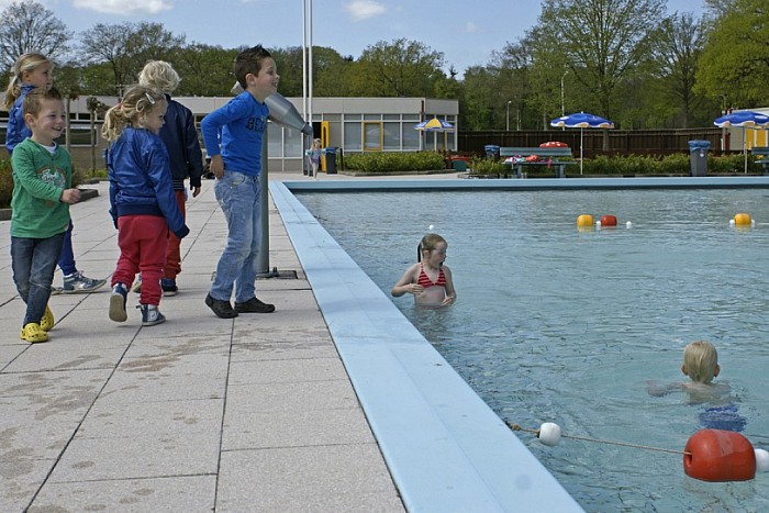 Start nieuwe zwemseizoen voor Dalfser openluchtbaden - Foto: Paul Scholten